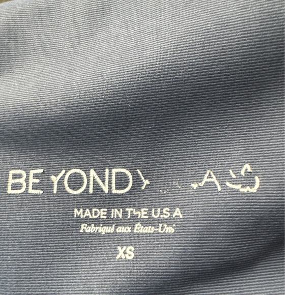 Beyond Yoga Spot On High Waisted Leggings Irridescent Purple SZ XS Yoga Athlete - Picture 8 of 8